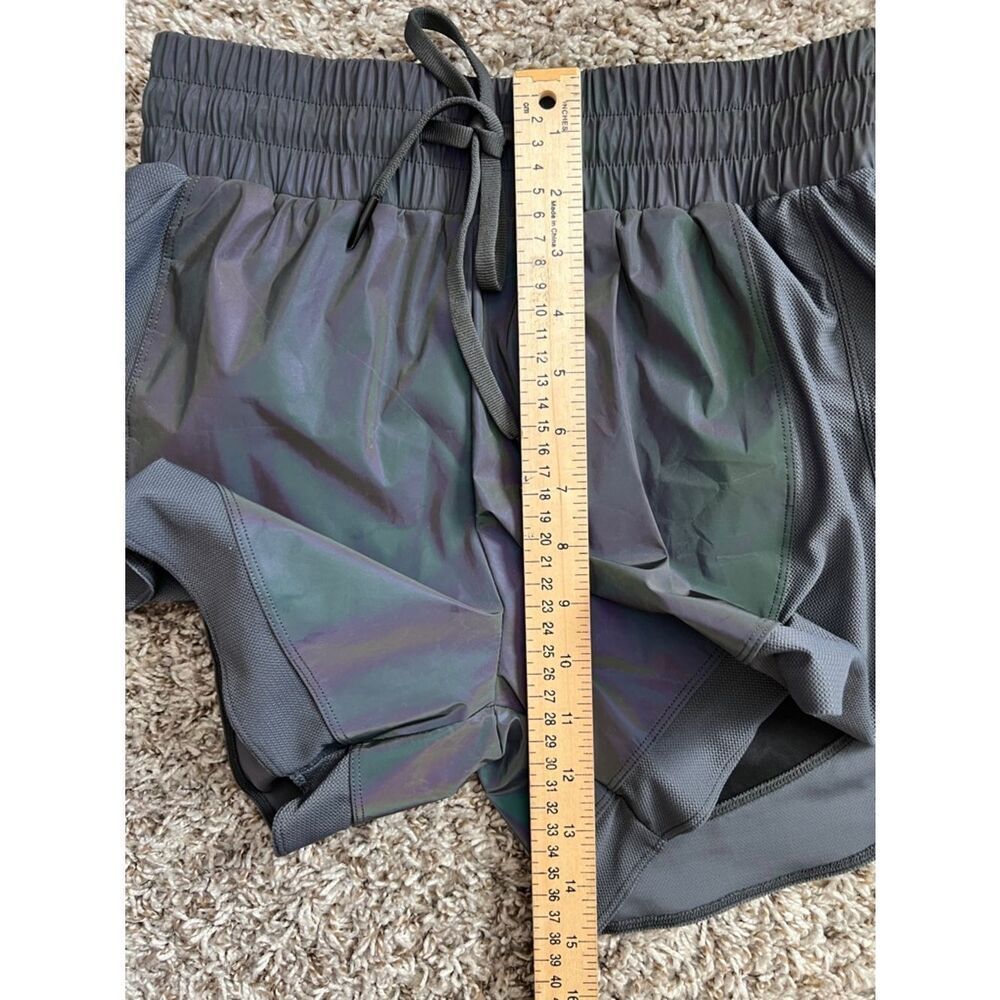 Like New! Curves N Combatboots Holographic Metallic Running Shorts S - Picture 12 of 12